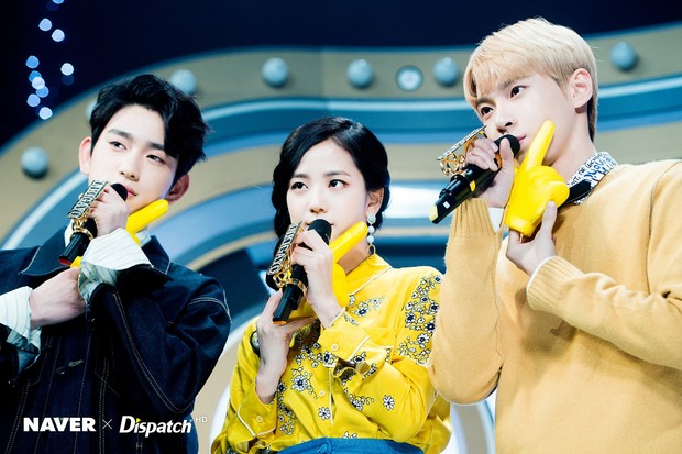 Tahun 2017, Inkigayo menggaet Jinyoung, Jisoo, dan Doyoung sebagai MC dan menjadi MC paling populer bahkan sampai saat ini