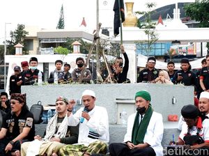 Tuntut Menag Yaqut Dicopot, Massa Demo di Masjid Agung Kota Sukabumi