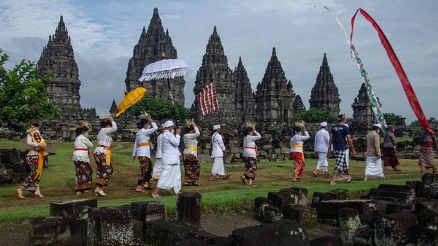Upacara Tawar Agung Kesanga di Candi Prambanan/Foto : travel.detik.com/Hendra Nurdiyansyah