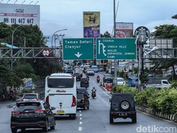 Suka Bikin Macet, Polisi Batasi Kendaraan Besar Melintasi Alternatif Puncak