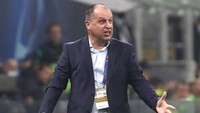 Yuriy Vernydub, pelatih klub Moldova Sheriff Tiraspol, ikut berperang membela Ukraina melawan Rusia. (Foto: Marco Luzzani/Getty Images)