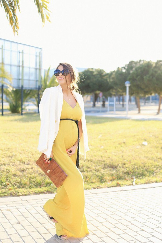 Asesoris Ikat Pinggang/Foto : prettydesigns.com Ikat pinggang dapat mempertegas batas antara lingkar perut dan lingkar dada pada ibu hamil