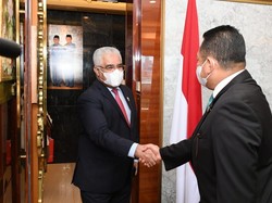 Bertemu Dubes Bahrain, Bamsoet Dorong Pembentukan Majelis Syuro Dunia