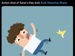 Harry Kane terpeleset saat melakukan tendangan bebas buat Tottenham Hotspur, ketika timnya didepak Middlesbrough dari Piala FA. Foto: dok. Twitter