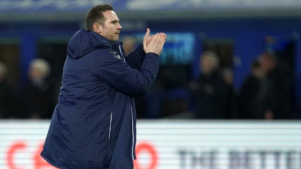 Evertons head coach Frank Lampard applauds to supporters at the end of the English Premier League soccer match between Everton and Manchester City at Goodison Park in Liverpool, England, Saturday, Feb. 26, 2022. (AP Photo/Jon Super)