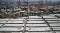 Foto Udara Ribuan Kontainer Tempat Isolasi Pasien COVID di Hong Kong