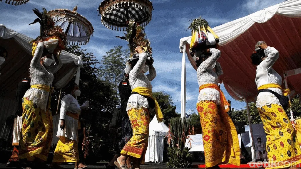 Potret Ibadah Tawur Agung Penuh Khidmat di Pura Aditya Jaya
