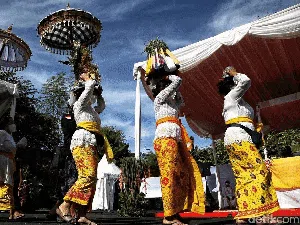 Potret Ibadah Tawur Agung Penuh Khidmat di Pura Aditya Jaya Potret Ibadah Tawur Agung Penuh Khidmat di Pura Aditya Jaya