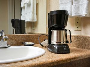Karyawan Hotel Ingatkan Lagi Hindari Pakai Teko di Kamar Hotel Karyawan Hotel Ingatkan Lagi Hindari Pakai Teko di Kamar Hotel