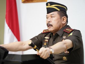 Jaksa Agung Minta 2 Staf Ahli yang Dilantik Pantau Wacana Revisi KUHP-KUHAP