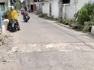 Jalan Rusak di Bebekan Sidoarjo yang Butuh Perhatian