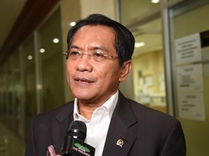 Golkar Bantah Tuduhan soal Azis Samual Diperintah Elite Keroyok Haris Pertama Golkar Bantah Tuduhan soal Azis Samual Diperintah Elite Keroyok Haris Pertama