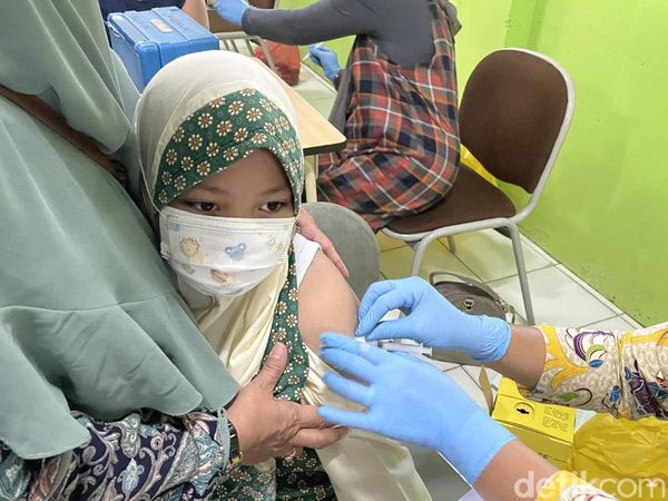 Kejar PTM 100%, Kabupaten Bogor Gencar Vaksinasi Anak