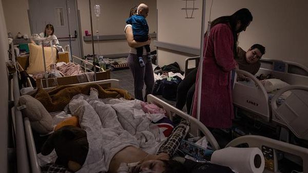 Potret Pilu Anak-anak Korban Perang Dirawat di Shelter Bom RS Ukraina