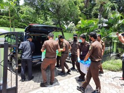 Kejari Situbondo Geledah Kantor DLH Terkait Dugaan Korupsi Rp 864 Juta