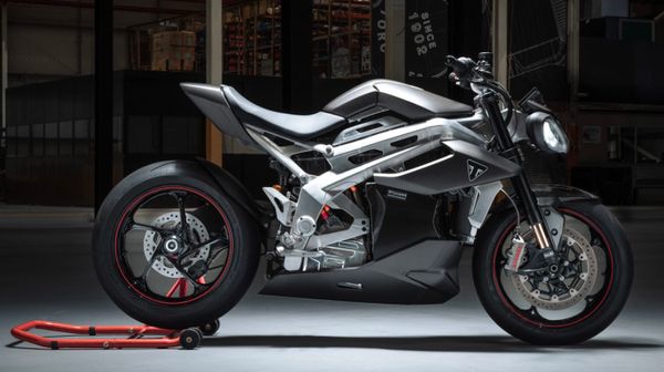 Motor Listrik Triumph yang Enggak Perlu Charger saat Touring Jakarta-Bandung