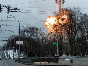 Detik-detik Rudal Rusia Hancurkan Menara Stasiun Televisi Ukraina