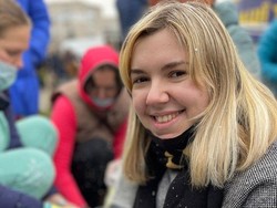 Kisah Para Perempuan Ukraina Pembuat Bom Molotov Demi Lawan Invasi Rusia