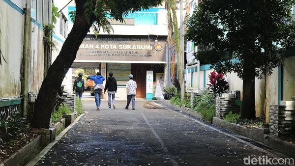 Sekolah Ini Laksanakan PTM di Tengah PPKM Level 4