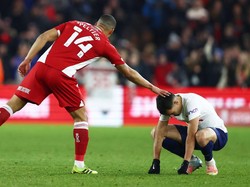 Tottenham Nirgelar, Tugas Conte Belum Selesai