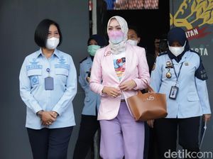 Pesan Perpisahan Penghuni Lapas dengan Angelina Sondakh