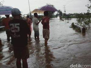 Jalur Utama Umbul Ponggok Klaten Putus Kena Banjir, Arus Lalin Dialihkan Jalur Utama Umbul Ponggok Klaten Putus Kena Banjir, Arus Lalin Dialihkan