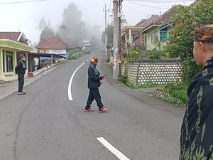 Warga Tengger Bromo Jalani Tapa Brata Penyepian dengan Khidmat Warga Tengger Bromo Jalani Tapa Brata Penyepian dengan Khidmat