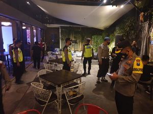 Kafe dan Tempat Hiburan di Kota Malang Ditutup karena Langgar PPKM Kafe dan Tempat Hiburan di Kota Malang Ditutup karena Langgar PPKM