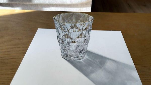 Gokil! Lukisan Seniman Jepang Ini Terlihat Seperti Benda Aslinya