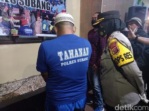 Guru SD di Subang Cabuli 3 Murid di Ruang Kelas Guru SD di Subang Cabuli 3 Murid di Ruang Kelas