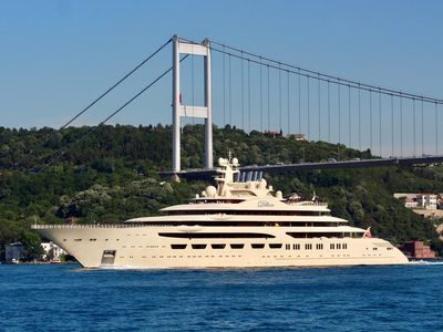 Ini Kapal Pesiar Mewah Miliarder Rusia Sebelum Disita Jerman