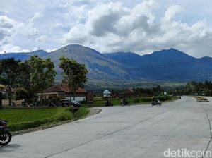 Ciamik! Jalan Baru di Garut Ini Punya Pemandangan 3 Gunung