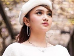 Jihan Audy Menggoda Lewat Kuat Enggak?