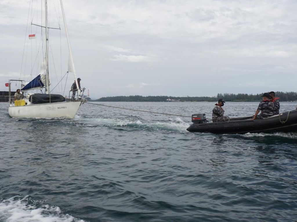 Kapal Berbendera Australia Terombang-ambing di Bengkulu, Dievakuasi TNI AL