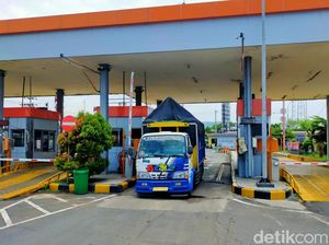 Cegah Antrean Jelang Pembukaan Pelayaran, Kendaraan Diarahkan ke Kantong Parkir Cegah Antrean Jelang Pembukaan Pelayaran, Kendaraan Diarahkan ke Kantong Parkir