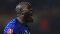 Chelsea akhirnya bisa berbalik memimpin 3-2 di menit ke-78. Umpan silang Werner ke mulut gawang Luton berhasil dikonversi menjadi gol oleh Romelu Lukaku.