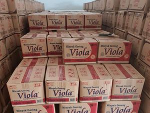 Satgas Pangan Gerebek Gudang Penimbunan 53 Ton Minyak Goreng di Palu Sulteng