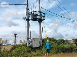 Banjir Surut, PLN Pulihkan Aliran Listrik 33.481 Pelanggan di Serang