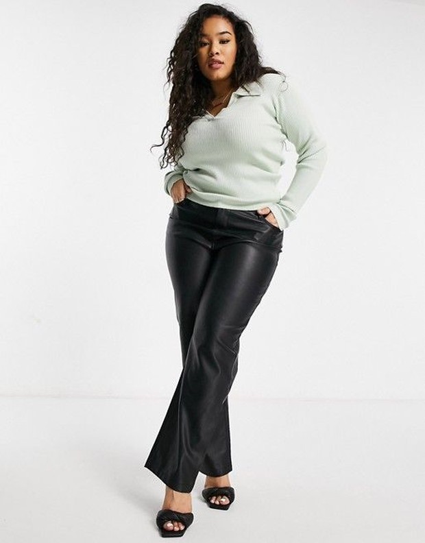 Polo Neon dan Celana Kulit Polo Neon dan Celana Kulit