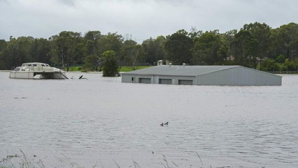 Potret Banjir Parah Australia, Bangunan Terendam hingga Atap