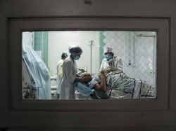 Kisah Dokter Ukraina Pilih Tetap di RS di Tengah Invasi Rusia