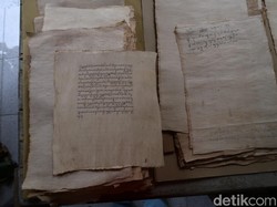 Melihat Produksi Kertas Dluwang di Bantul