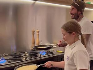 Naik Taksi Air, David Beckham Liburan ke Venesia Bareng Putri Cantiknya Naik Taksi Air, David Beckham Liburan ke Venesia Bareng Putri Cantiknya