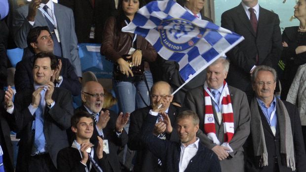 Roman Abramovich Chelsea's Russian owner Roman Abramovich waves a flag after the UEFA Champions League final football match between FC Bayern Muenchen and Chelsea FC on May 19, 2012 at the Fussball Arena stadium in Munich. Chelsea won the match. AFP PHOTO / ODD ANDERSEN (Photo by ODD ANDERSEN / AFP)