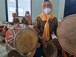 Dapat Bantuan Gamelan, Seniman Temanggung Ciptakan Tembang buat Ganjar