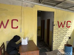 Macet Abadi Puncak Bikin Bisnis Toilet Umum Cuan Berlipat