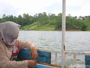 Serunya Berperahu Ria Menikmati Panorama Bendungan Logung Kudus