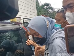 Angelina Sondakh Sambangi Kantor Bapas Jaksel untuk Lapor Diri