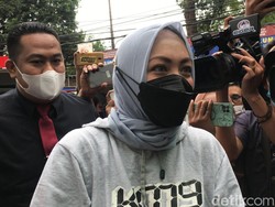 Angelina Sondakh Datangi Bapas untuk Wajib Lapor