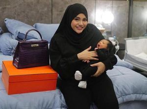 Ini Alasan Atta Halilintar Beri Aurel Hermansyah Tas Rp 1,4 M Ini Alasan Atta Halilintar Beri Aurel Hermansyah Tas Rp 1,4 M